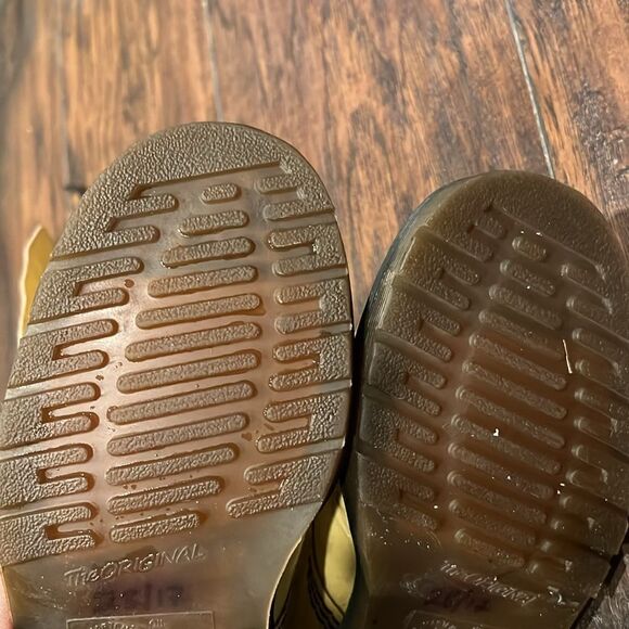 VTG Made in England Doc Marten boots 20 hole boots. Size 6 in GUC for age yellow - Picture 11 of 14